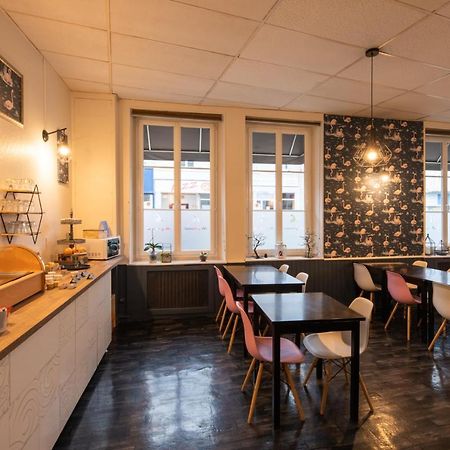 Logis Hôtel Au Croissant Buzançais Extérieur photo