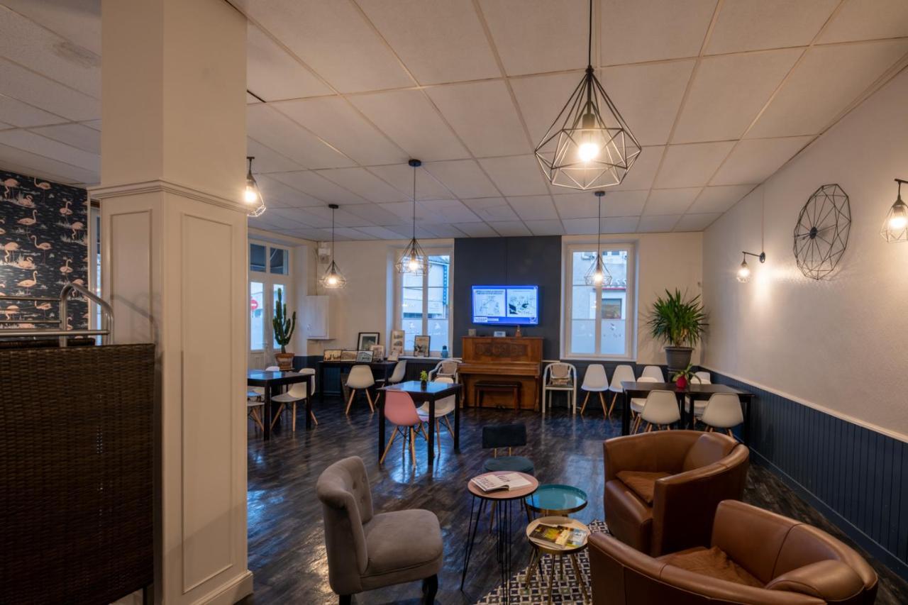 Logis Hôtel Au Croissant Buzançais Extérieur photo