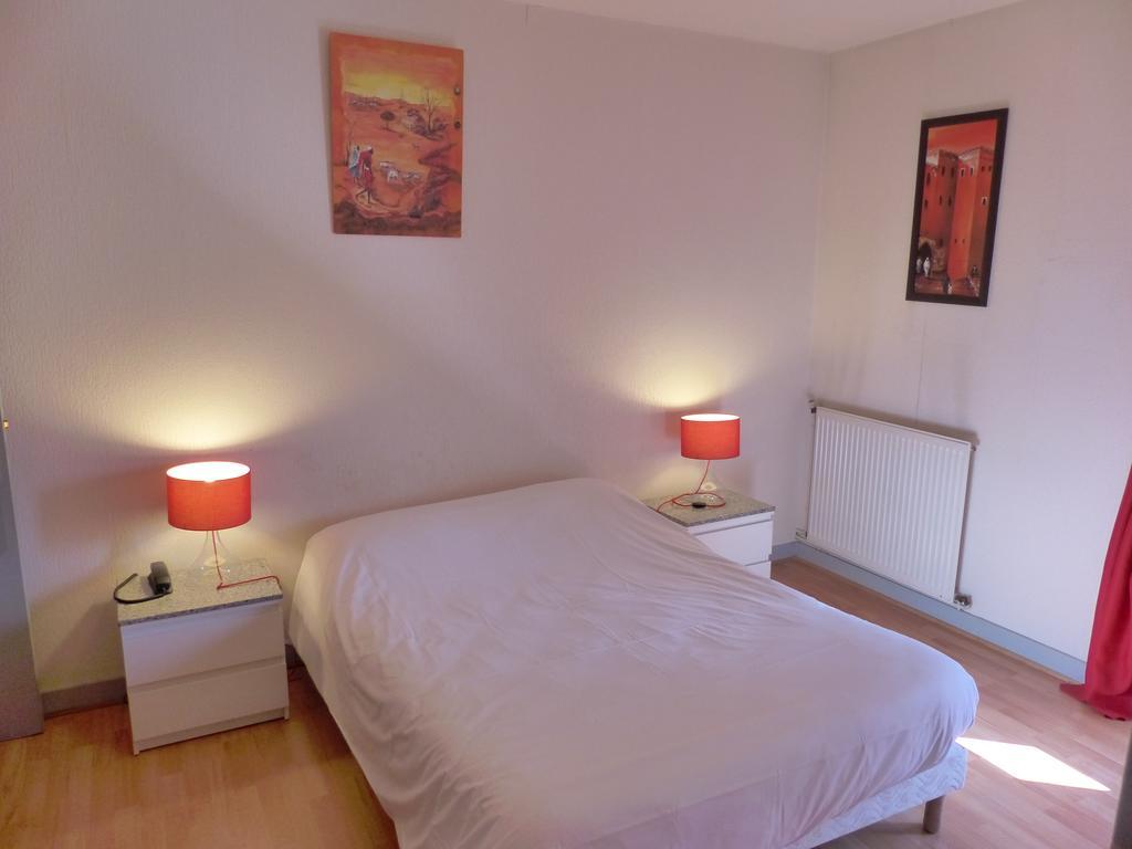 Logis Hôtel Au Croissant Buzançais Extérieur photo
