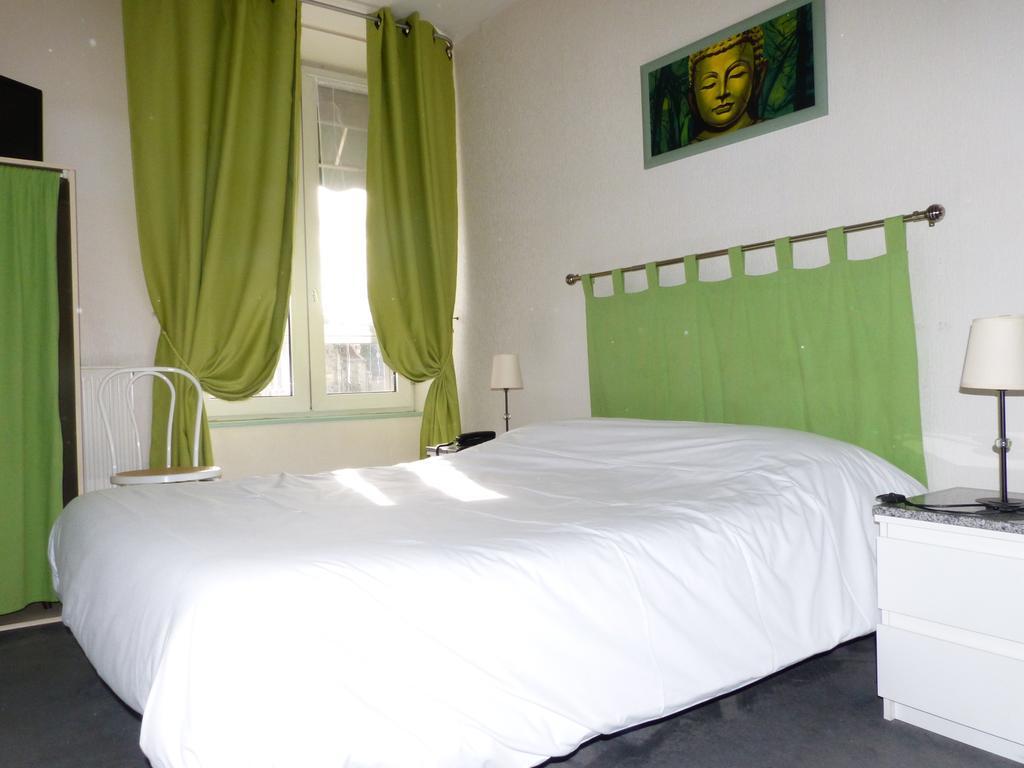 Logis Hôtel Au Croissant Buzançais Extérieur photo
