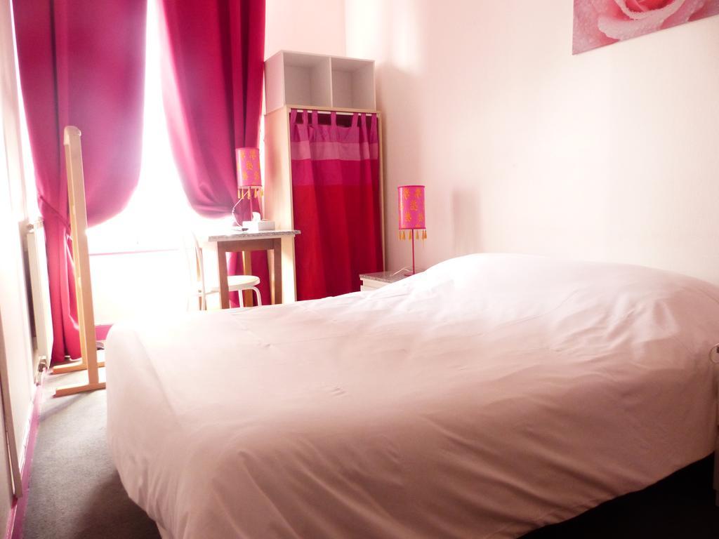 Logis Hôtel Au Croissant Buzançais Extérieur photo