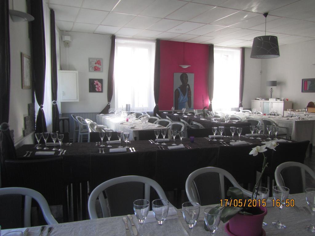 Logis Hôtel Au Croissant Buzançais Extérieur photo
