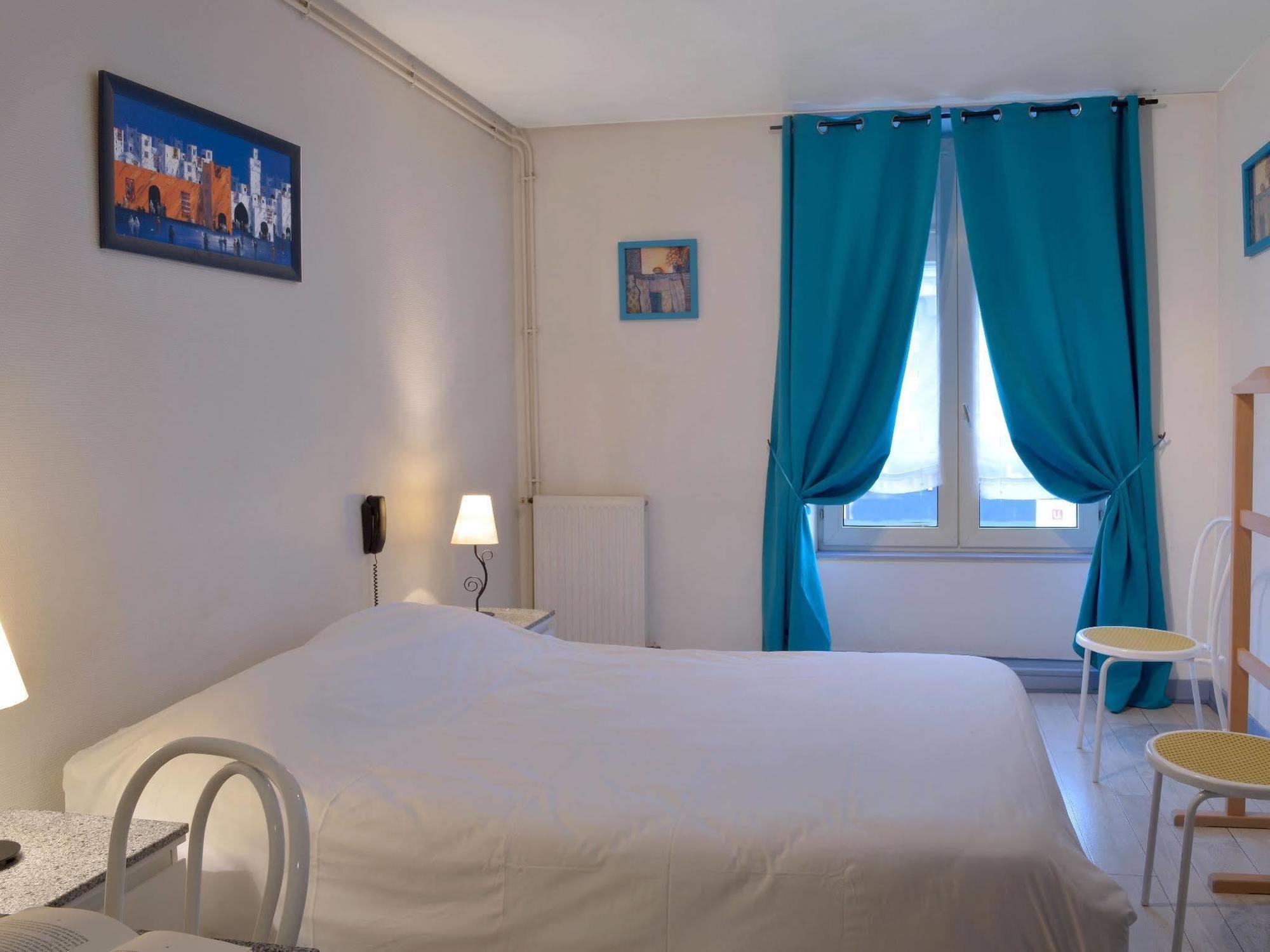 Logis Hôtel Au Croissant Buzançais Extérieur photo